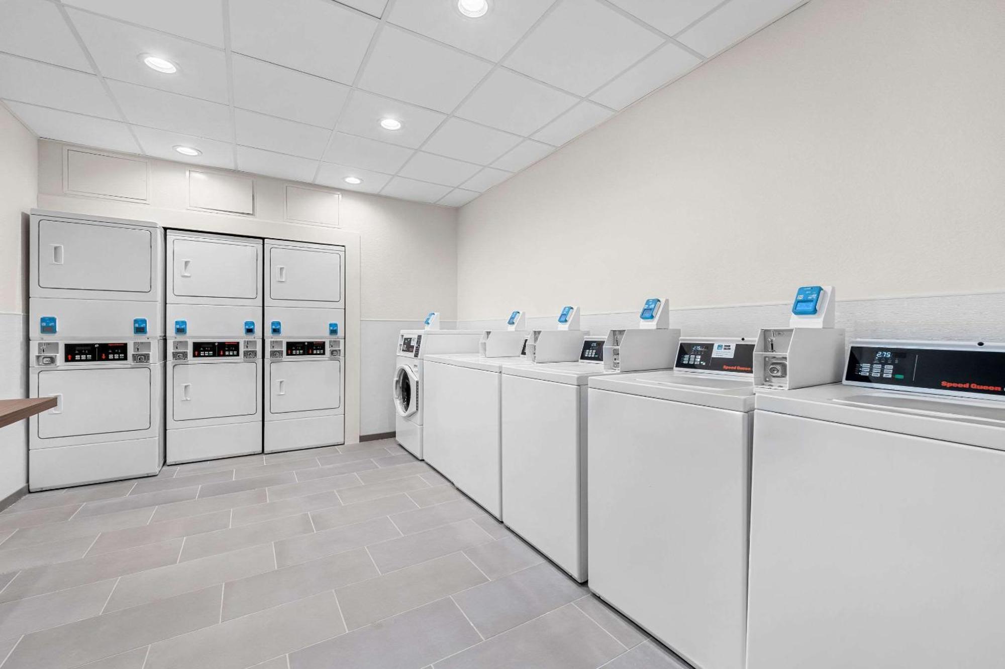 Everhome Suites Fayetteville Near Fort Bragg Ngoại thất bức ảnh